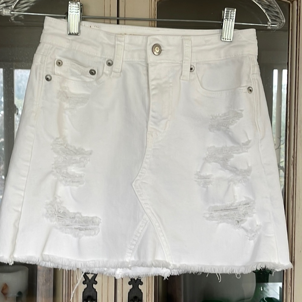 American eagle white denim jean skirt size double zero with stretch